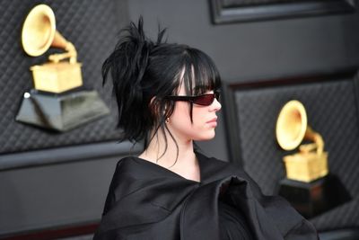 Music's top stars burn up the Grammys red carpet