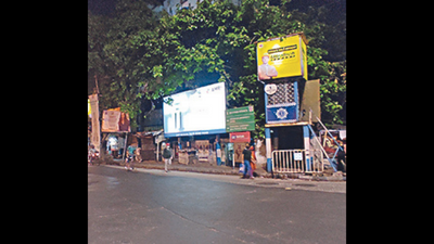 Kolkata: 48-year-old arrested for refusing breathalyzer test, threatening cops