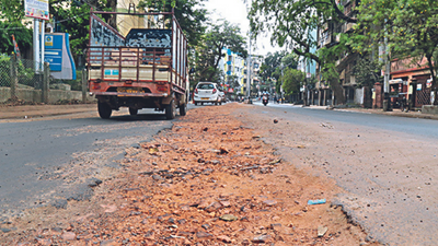 Kolkata: Dug up for months, Golf Club Road cries for immediate repair