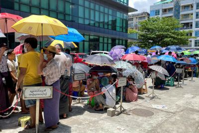 Myanmar central bank says FX deposits must be converted into local currency