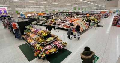 Mum ends up in tears in Asda unsure if she can afford 55p treat for children