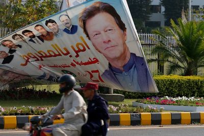 Pakistan's top court to rule on PM dissolving parliament
