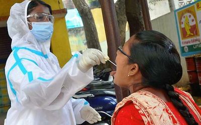 Fresh COVID-19 cases drop below 1,000, first since April 2020