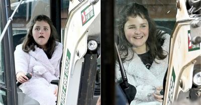 ITV Coronation Street's Hope actress laughs as youngster causes chaos for Fiz amid move away from Weatherfield