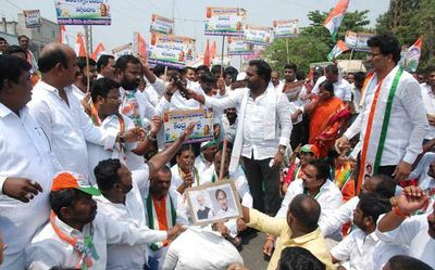 Cong. stages protests against hike in fuel prices, power tariff