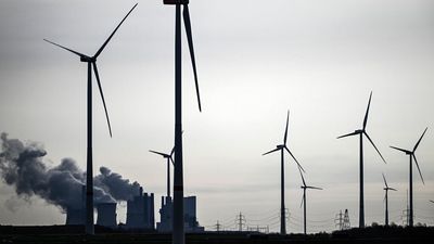 UN climate panel calls for historic shift to renewable energy