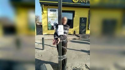 Ukraine: People accused of looting tied to poles, stripped and beaten