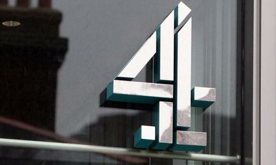Nadine Dorries presses ahead with plan to privatise Channel 4