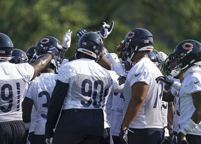 WATCH: Bears players return to Halas Hall as offseason program begins