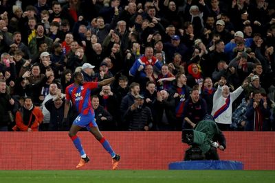 Arsenal's top four bid rocked in Palace defeat