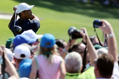 Tiger-mania building as Woods practices at Augusta