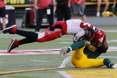 Mind-boggling barbell blackflip by CFL wideout Shai Ross