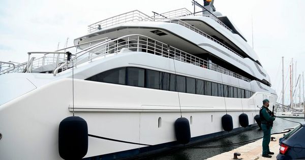 Russian oligarch with ties to Vladimir Putin has his huge £75m superyacht seized by FBI