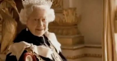 Queen's quick-witted remark after being asked to remove crown in resurfaced clip