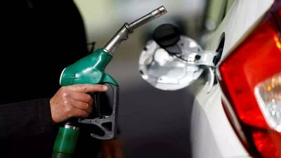 Diesel crosses Rs 100 mark per litre in six West Bengal districts