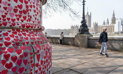 Covid-related deaths rise in England with infections at record high