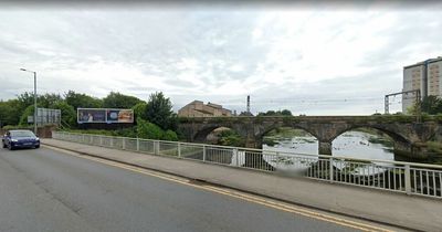 Knife terror on Ayr street as pair demand cash from youngsters