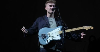 Sam Fender gets offer of free pies from Alnwick company as he arrives at Newcastle's Utilita Arena