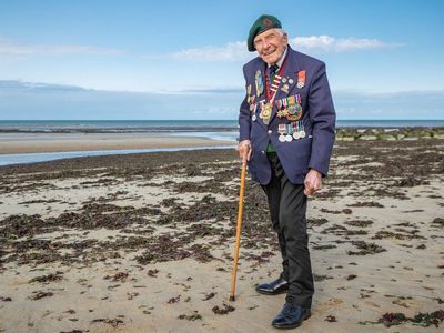 D-Day veteran Harry Billinge dies aged 96 as daughter pays tribute