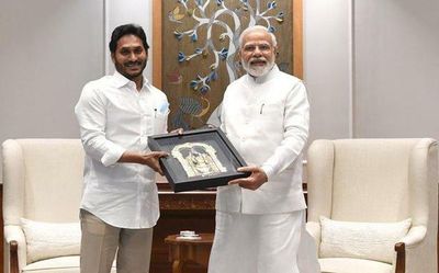 Jagan meets Modi, discusses key issues relating to State