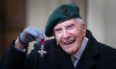 D-day veteran and fundraiser Harry Billinge dies at 96