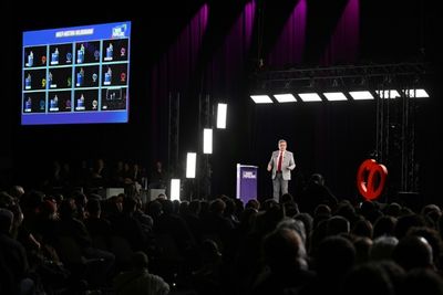 French leftist hosts hologram meeting in run-off push