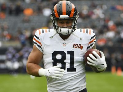 Saints sign versatile free agent tight end J.P. Holtz