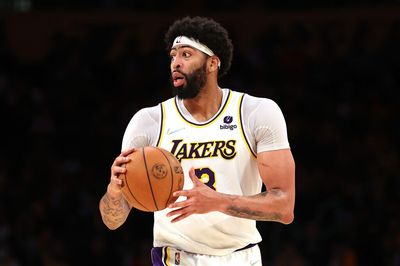 Los Angeles Lakers prop bets: 12 props for Lakers at Suns