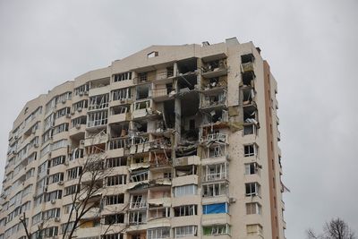 Russia bombards and U.S. imposes sanctions as Ukraine urges decisive help