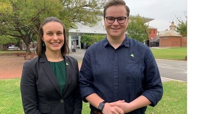 High school student challenges Environment Minister Sussan Ley in federal seat of Farrer