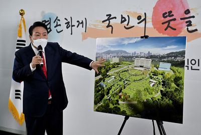 S.Korea's cabinet clears way for presidential Blue House move