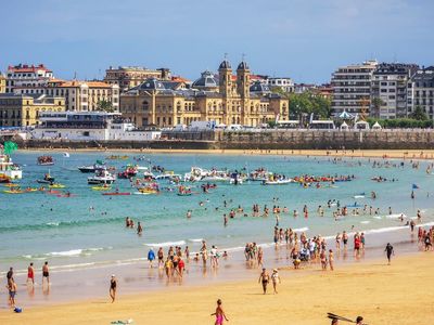 Spain reverses plan to open up to unvaccinated British visitors