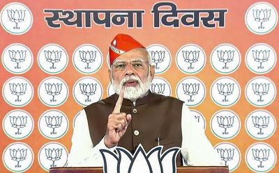 On BJP foundation day, Modi cautions party members against dynastic politics