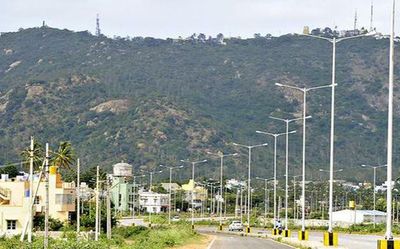 Mysuru royal questions need for ropeway to Chamundi Hills, steel railings