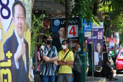 Big banners backfire on Bangkok governor candidates