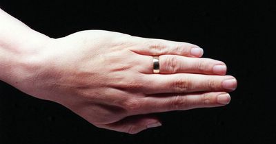 How the length of your fingers might tell you how ill you'll be with Covid