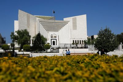 Spotlight on Pakistan Supreme Court amid constitutional crisis