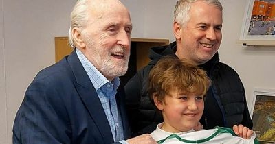 Celtic legend proves he's a class act during VIP visit to Ayrshire sports memorabilia store