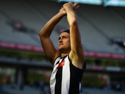 Moore extends Magpies' AFL deal until 2028
