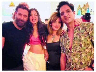 Hrithik Roshan holds rumoured girlfriend Saba Azad close as they party together with Sussanne Khan and Arslan Goni in Goa – See photo
