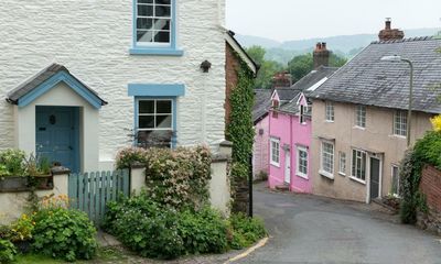 UK house prices hit record high but cost of living crisis likely to cool market