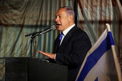 Israeli government on verge of collapse as Netanyahu eyes political comeback