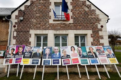 Who might upset Macron's bid for a second term in office?