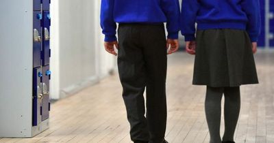 Mum fed up of driving neighbour's kid to school just because she 'hates walking'