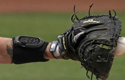 The technology catchers are going to use to call pitches this MLB season, explained