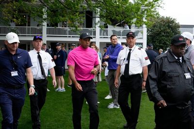 The Latest: Tiger Woods arrives at Augusta for Round 1