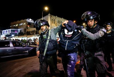 Tense Ramadan nights at Jerusalem gate stir escalation worries