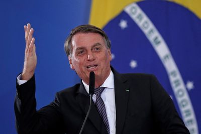 Bolsonaro gains on Lula in Brazil race, helped by Moro exit -poll