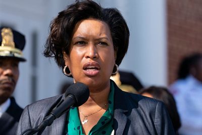 DC mayor tests positive for COVID, claims mild symptoms