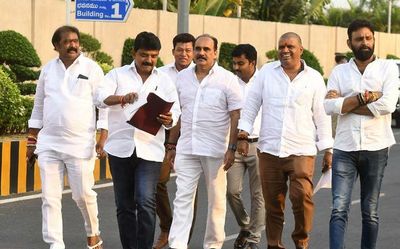 All 24 Ministers in Andhra Pradesh submit their resignation to Jagan